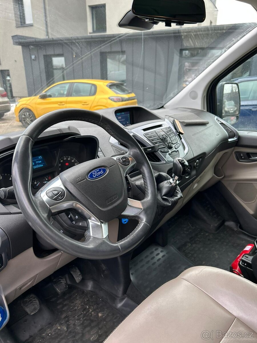 Ford Transit Tourneo Custom 8 míst L2H1 - 10