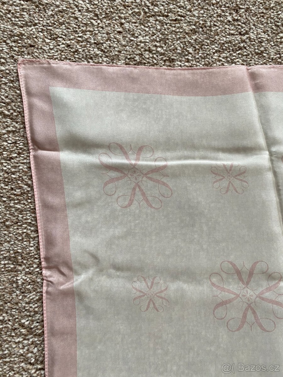 Nový dámský šátek Avon z hedvábí - decentní vzor, orig. bal. - 10