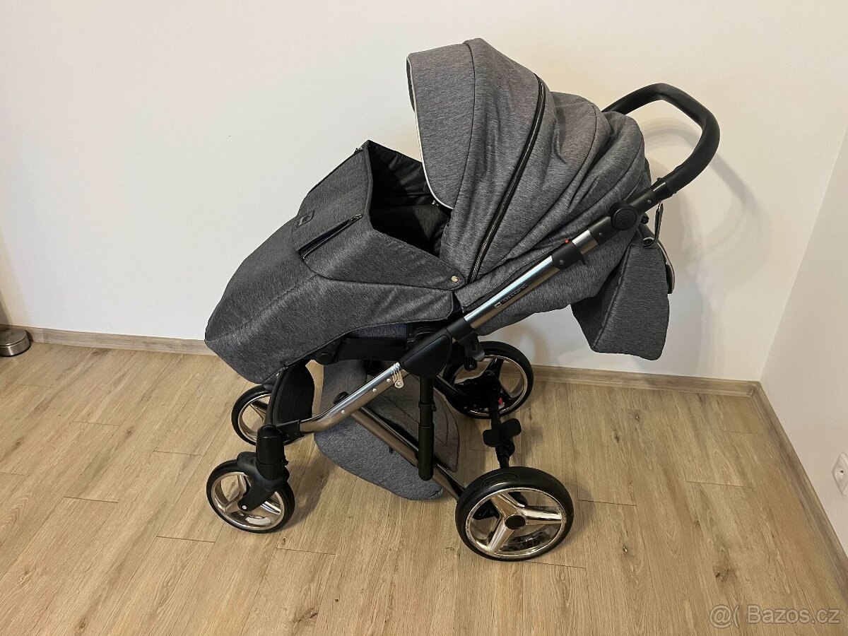 Dětský kombinovaný kočárek - 10
