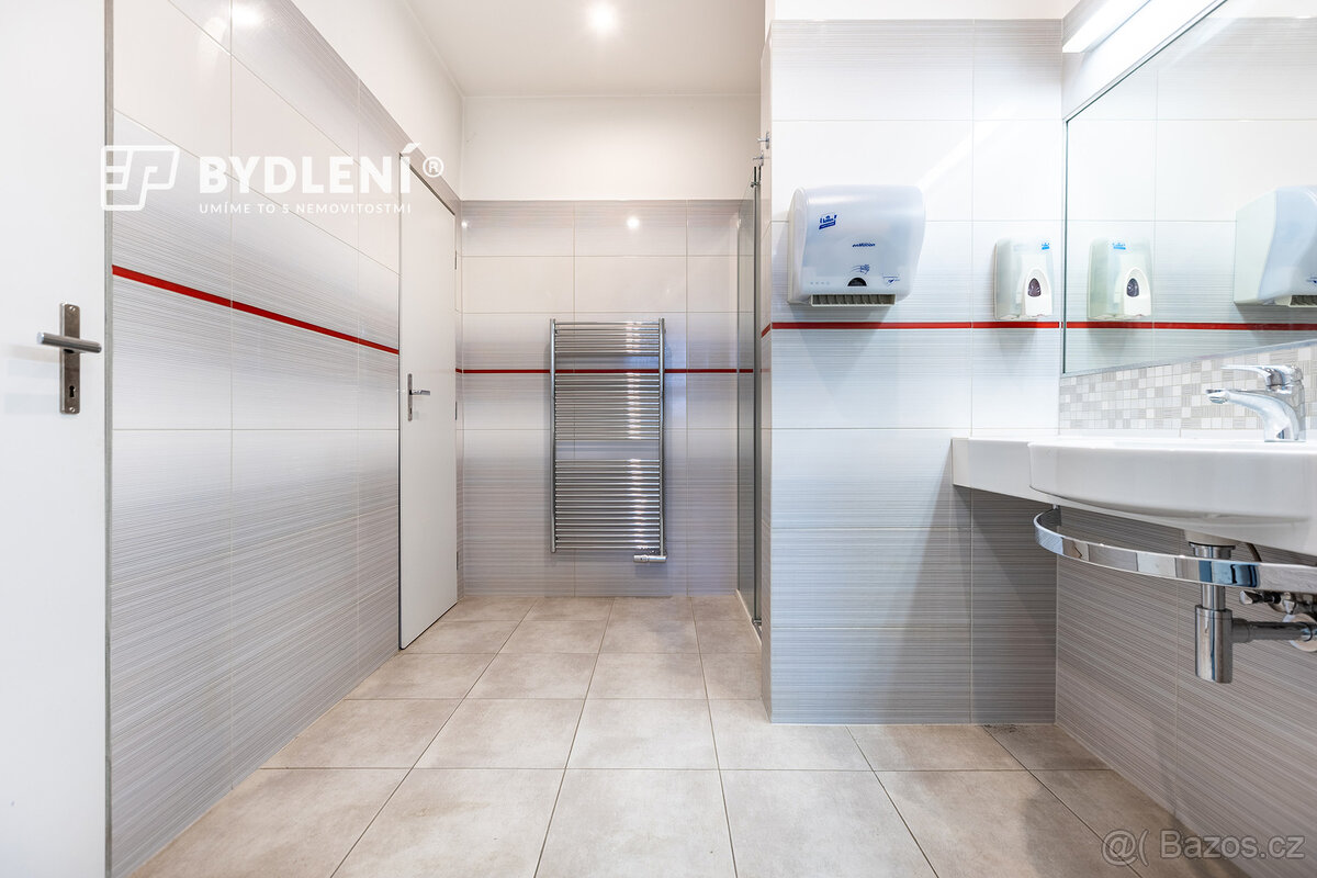 Pronájem komerčního prostoru 153 m², Teplice – Modlanská uli - 10