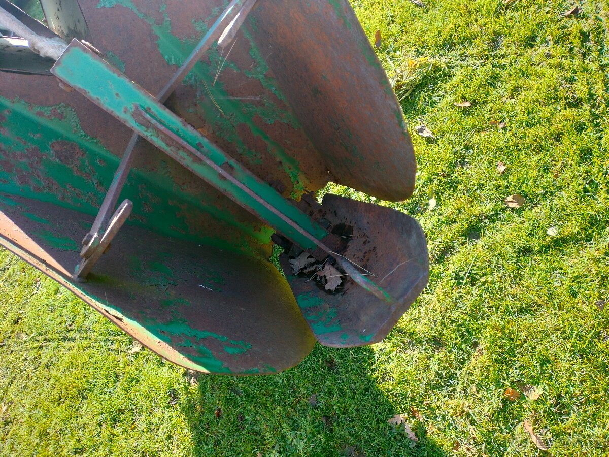 Půdní rýhovací fréza za traktor - 10