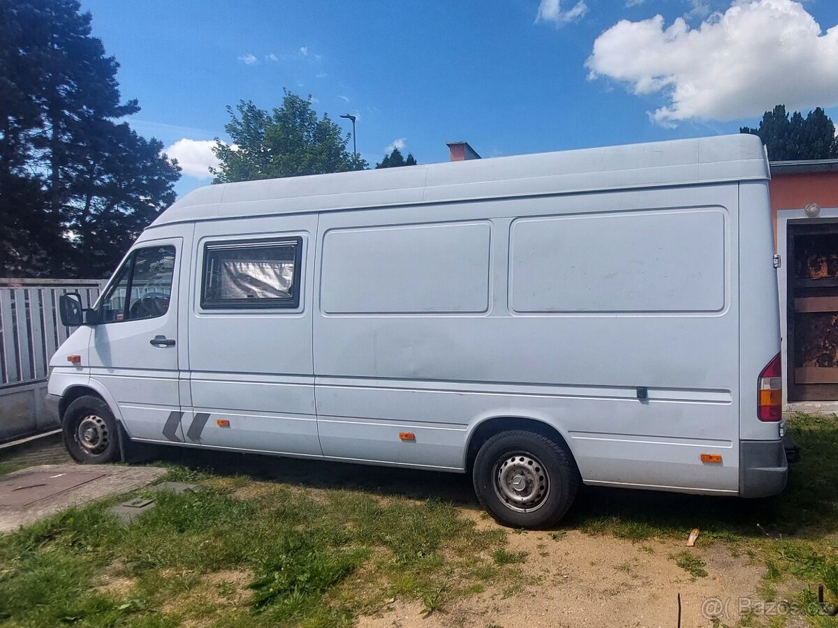 Obytný mercedes - 10