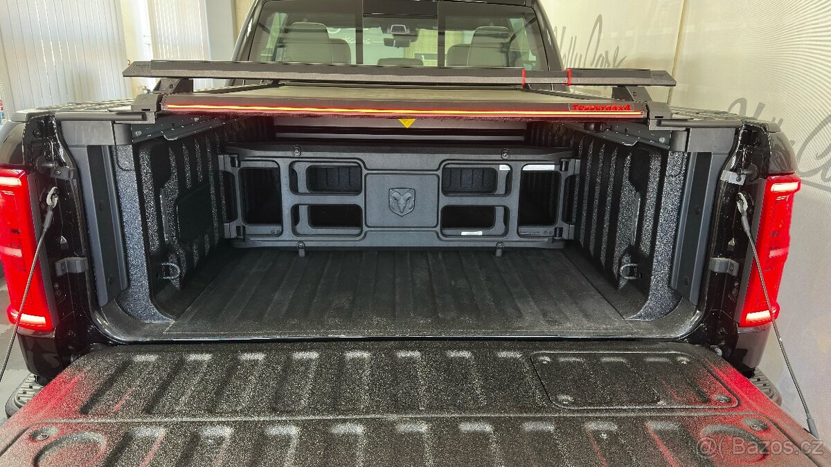 DODGE RAM, NIGHT EDITION / 1500 SST H.O. - 10