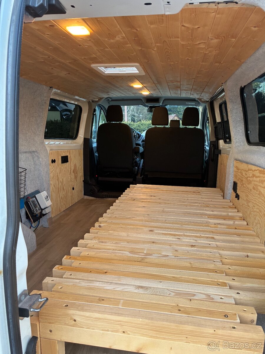 Ford Transit Custom obytný - 10