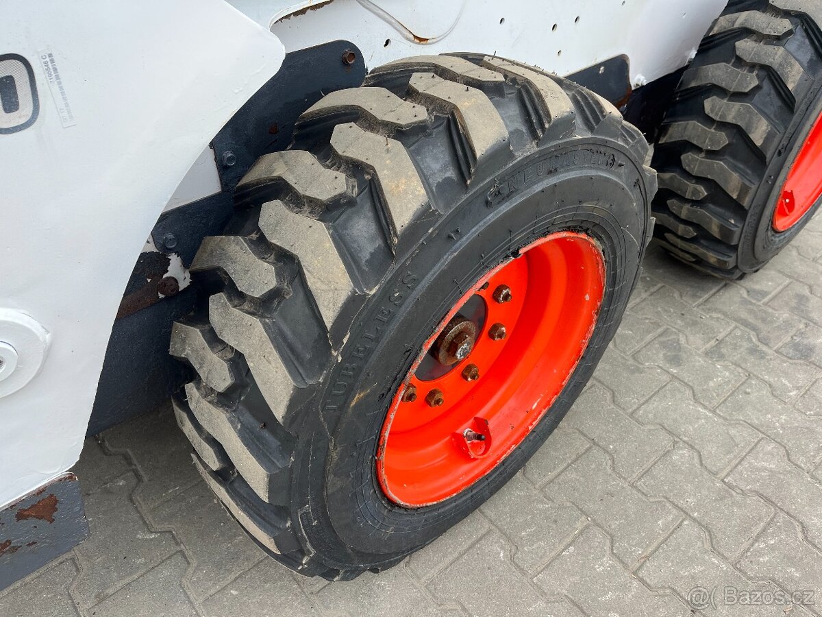 Nakladač smykovy Bobcat S530, nové pneumatiky UNC, CAT, - 10