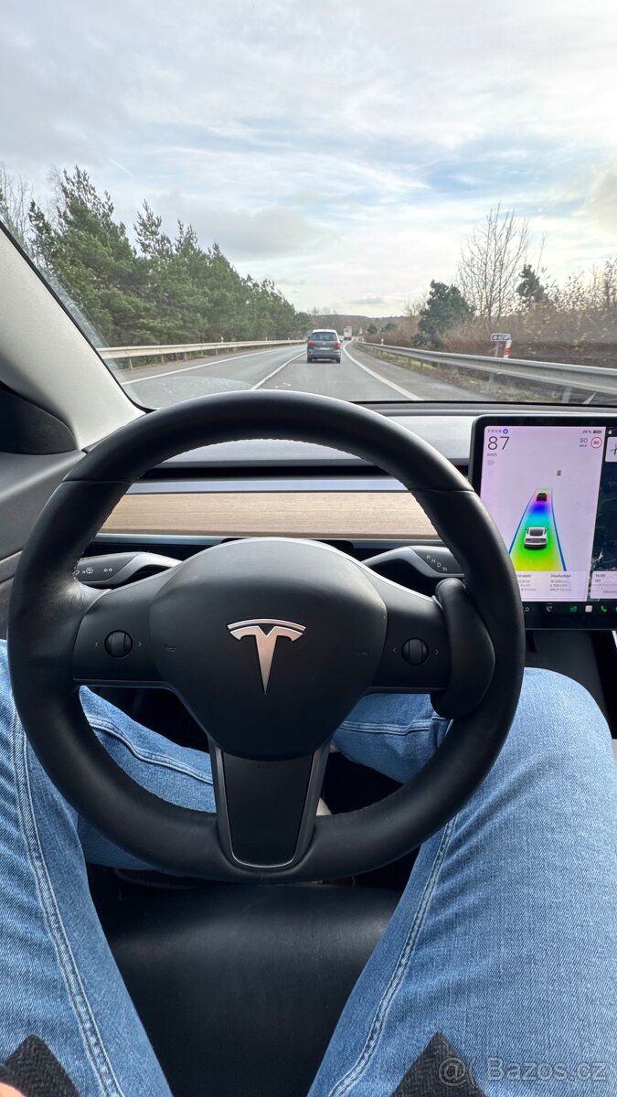 Tesla Model 3 SR+ 239kW 2020 - 10