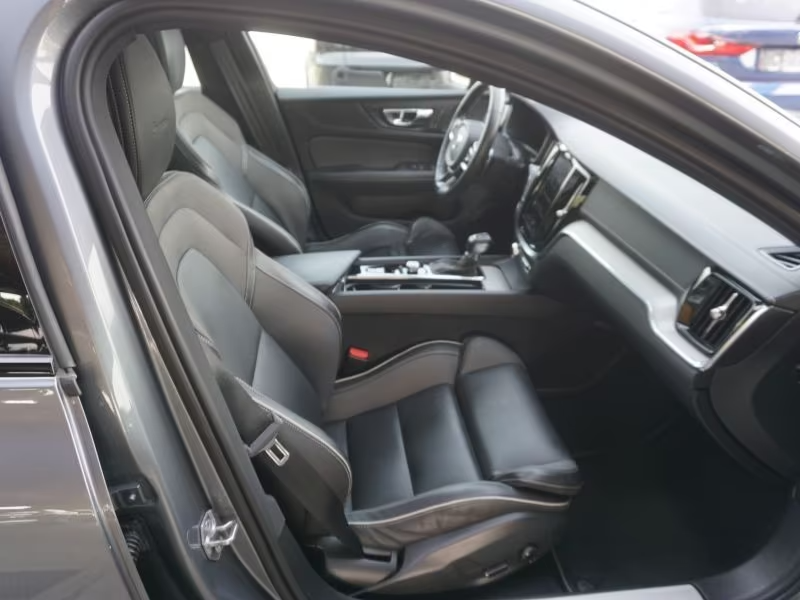 Volvo S60 T5 AWD R-Design Pro - 10