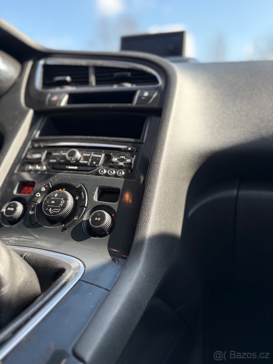 Peugeot 5008 2.0 HDi - 10