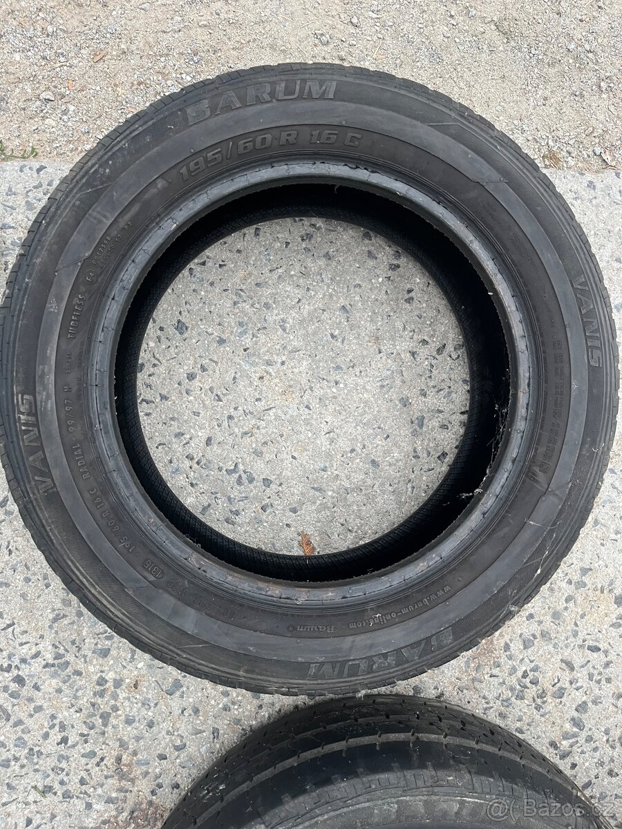 Pneu 195/60/16C - 10