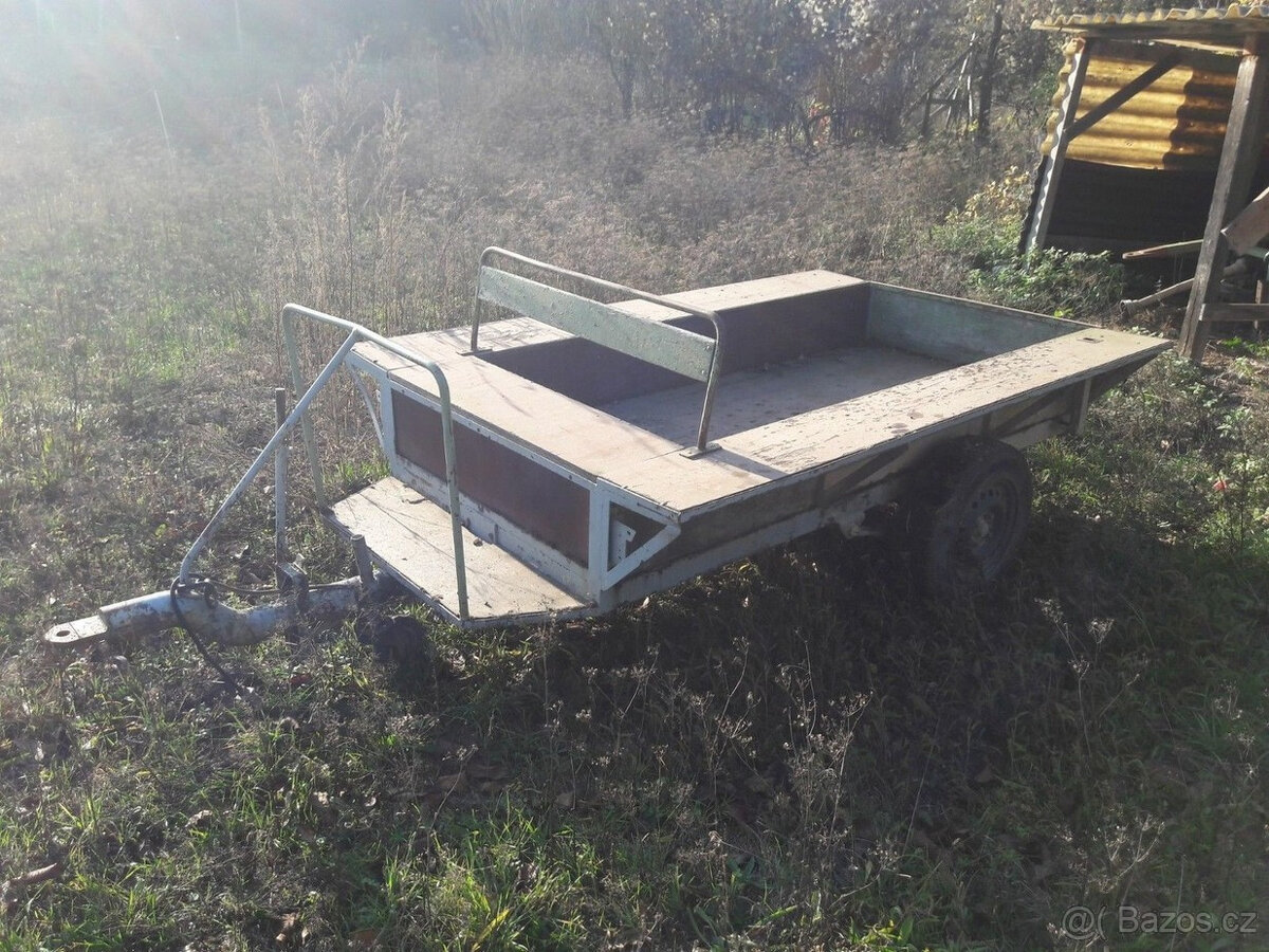 Traktor + příslušenství - 10