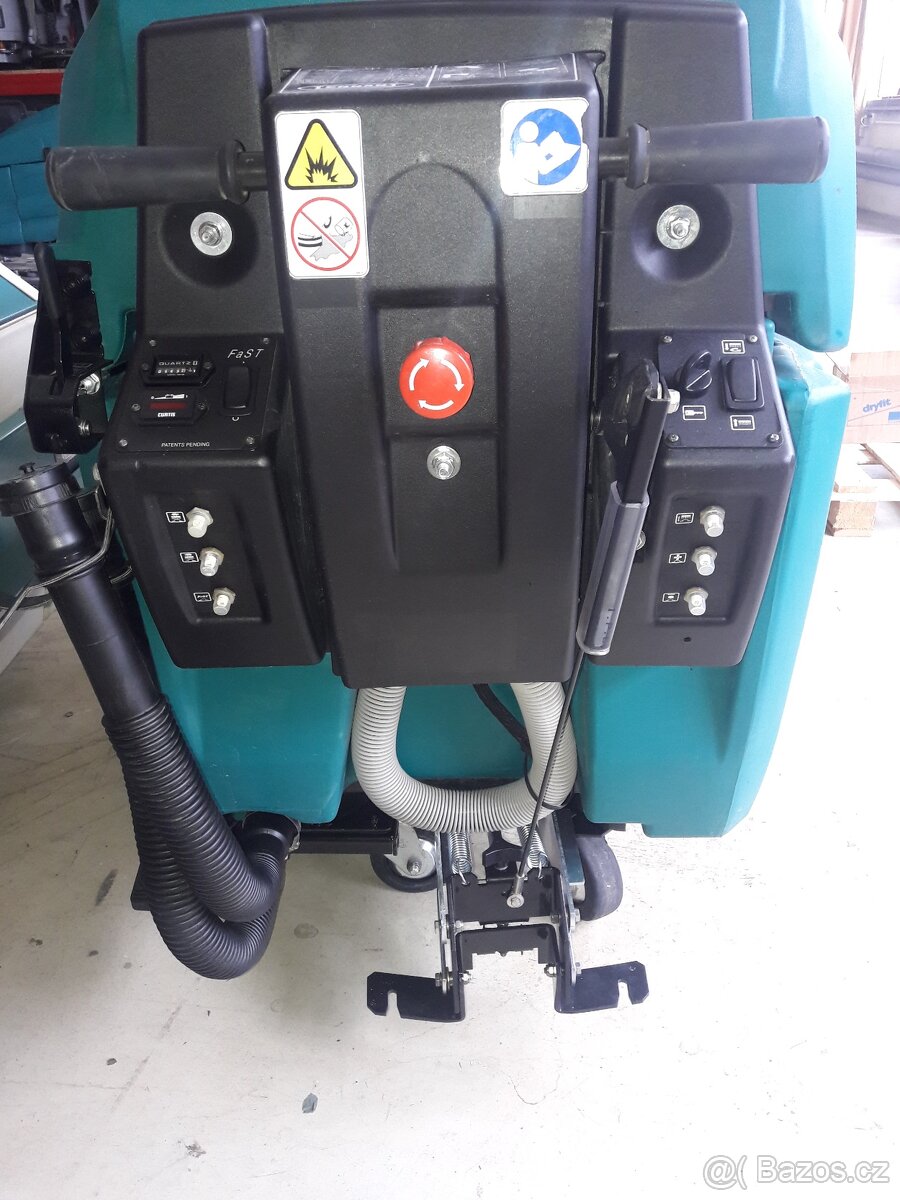 Podlahový mycí stroj Tennant 5680 Disk 80 s vl. pojezdem - 10