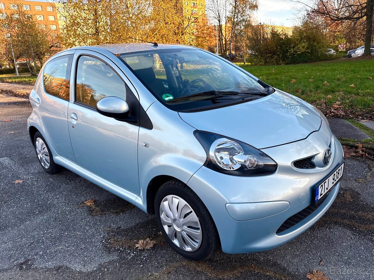 Toyota Aygo, r.2007, 98000km Max.výbava - 10