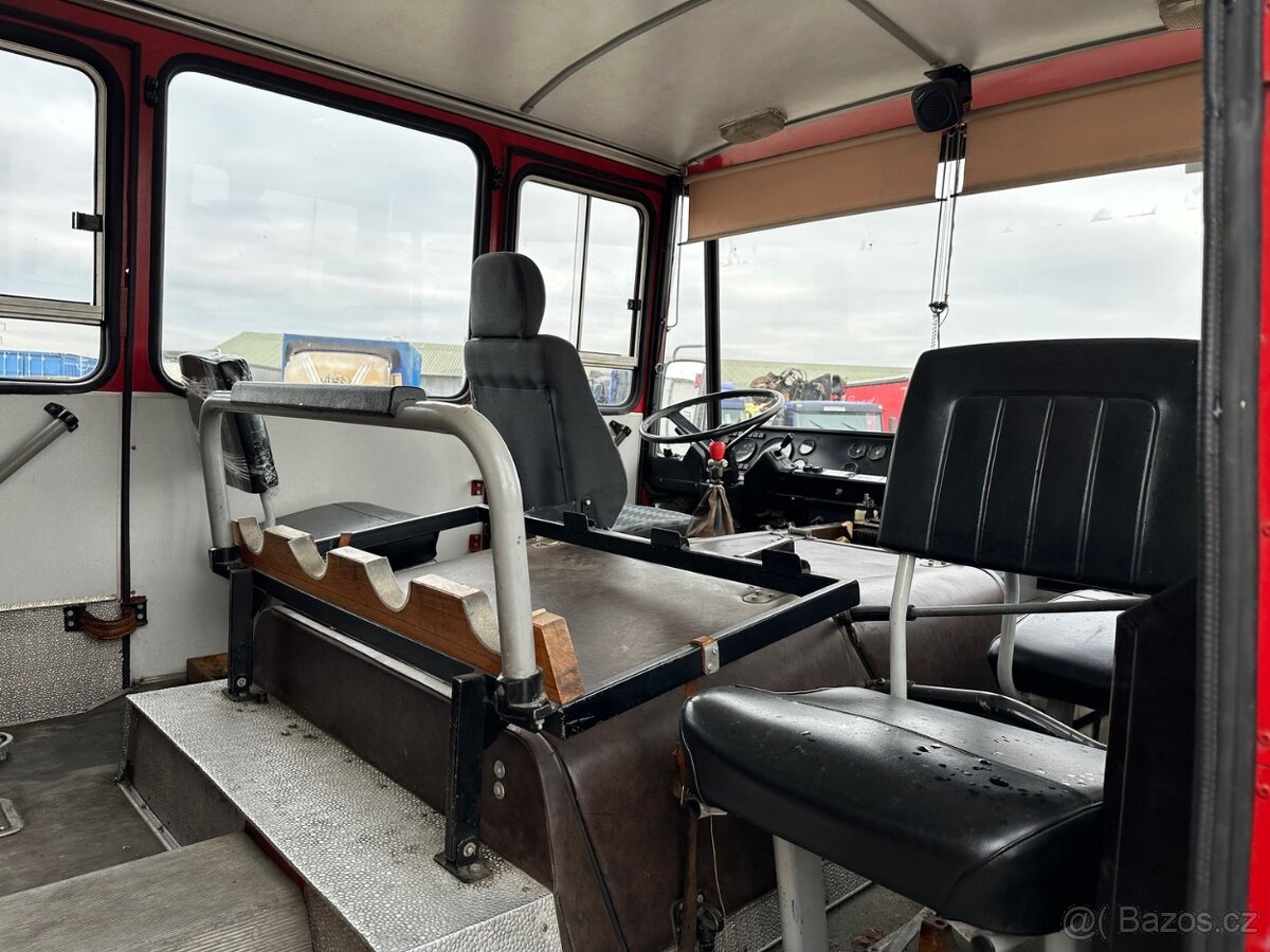 KAROSA hasičské vozidlo 1990 VIN 017 - 10