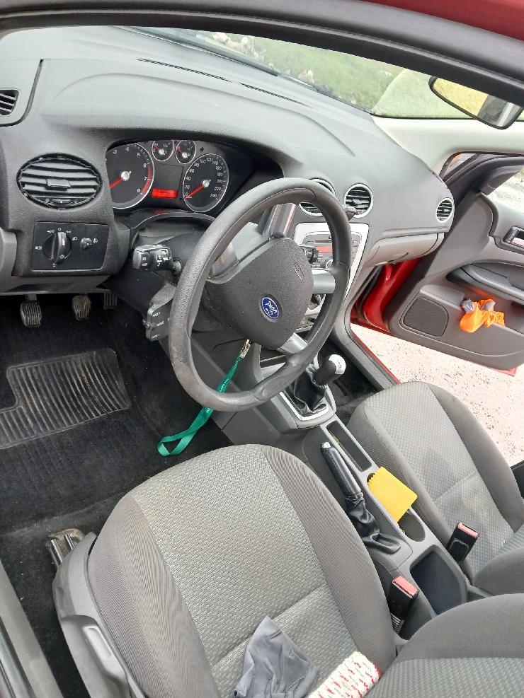 Ford Focus kombi 1,6 ;74KW,benzín,r.v 2007 - 10