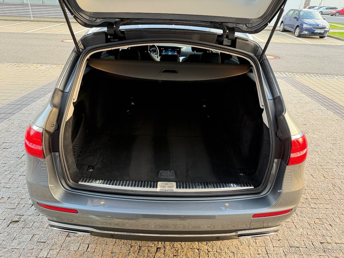 Mercedes-Benz E 220d 4MATIC Combi, r.v. 2022 - 10