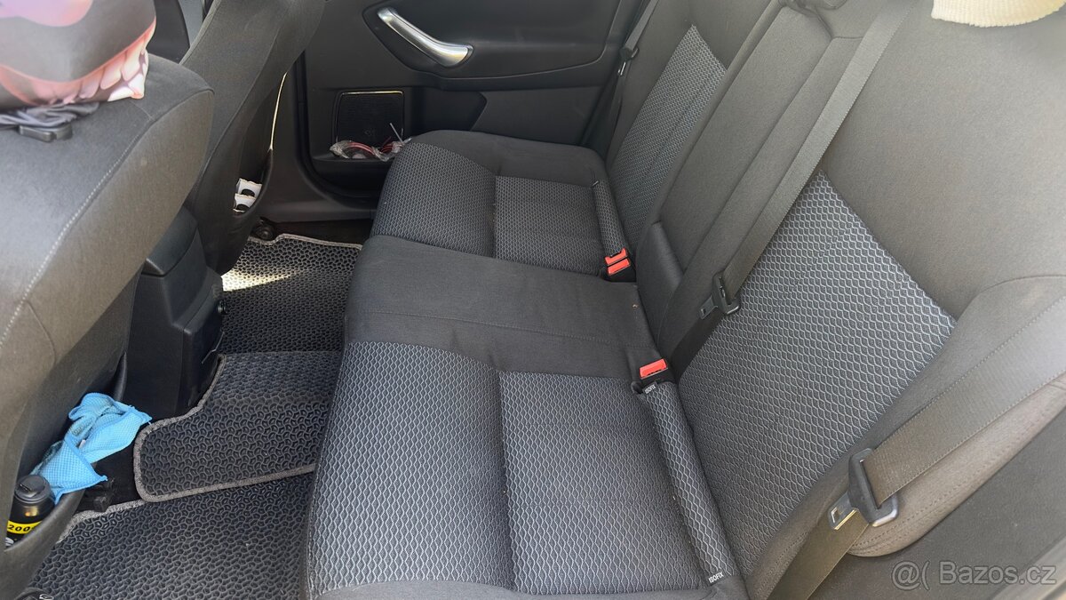 Prodám auto Ford Mondeo mk4 - 10