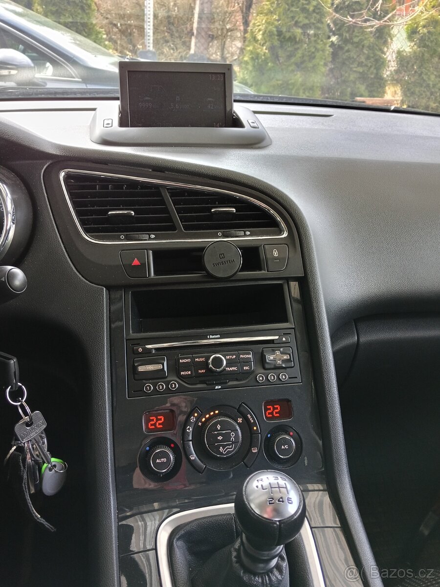 Peugeot 5008 1.6Hdi 82kw rok 6/2012 - 10
