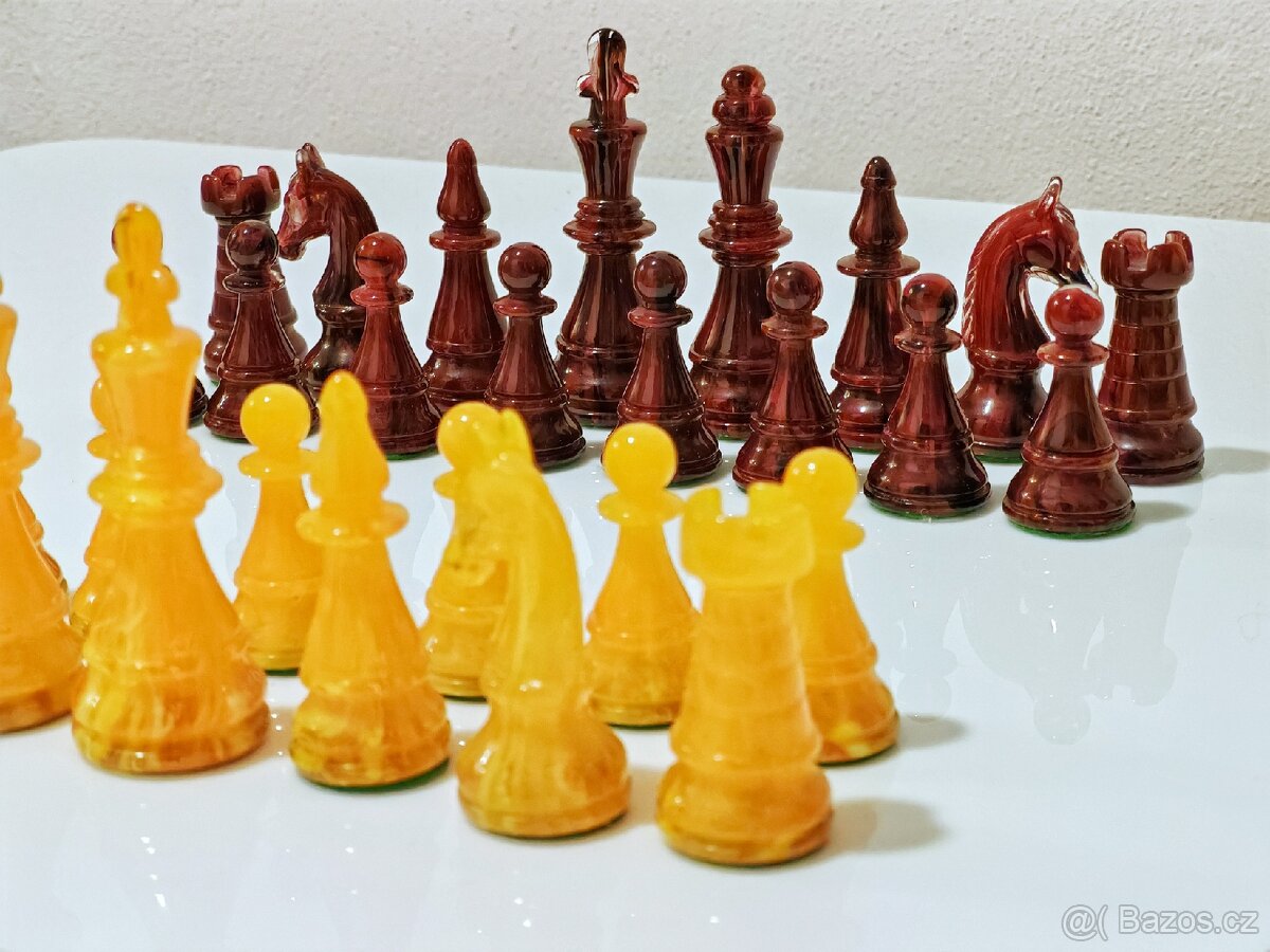 Staré plastové šachy - 10