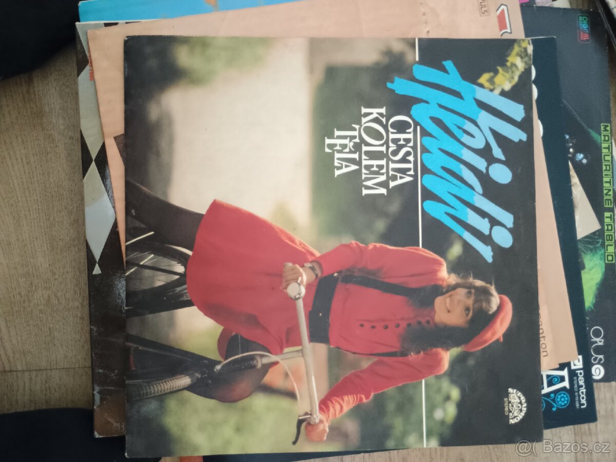 Dobrý den.Nabizim staré LP - 10