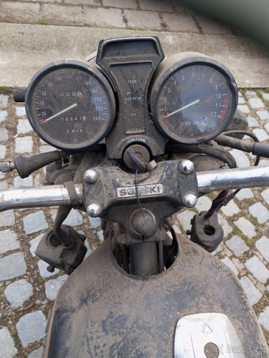 Suzuki GS 500E - 10