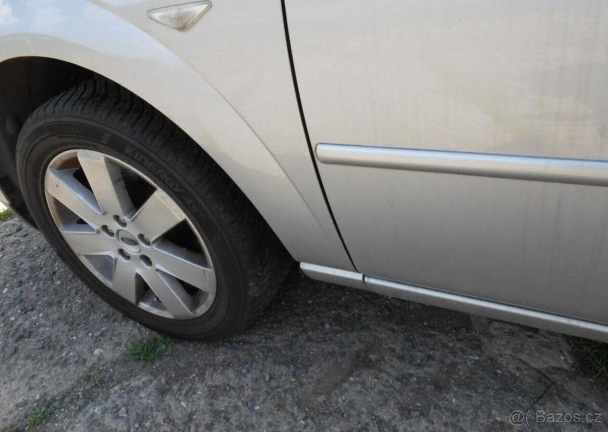 Ford Mondeo 1,8 92 kW Digiklima Serviska benzín - 10