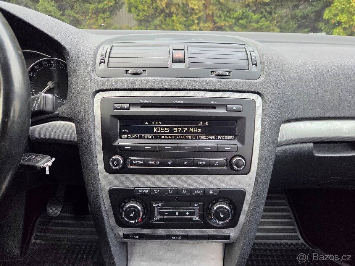 Škoda Octavia 2.0 TDI 103kW Elegance 4x4,serviska - 10