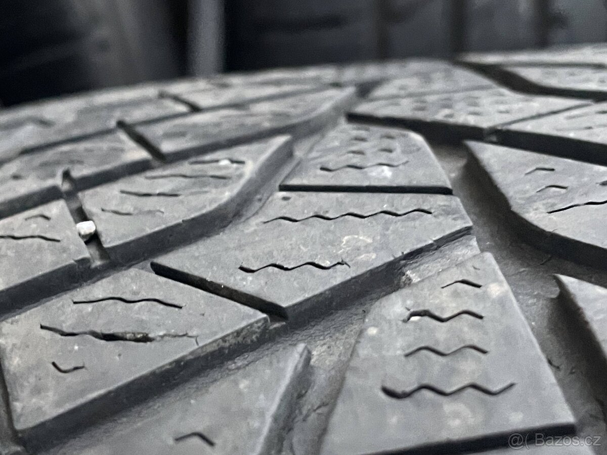 VEGA CRATER orig.skoda Superb3V 5x112 8j x19 ET 45 VW - 10