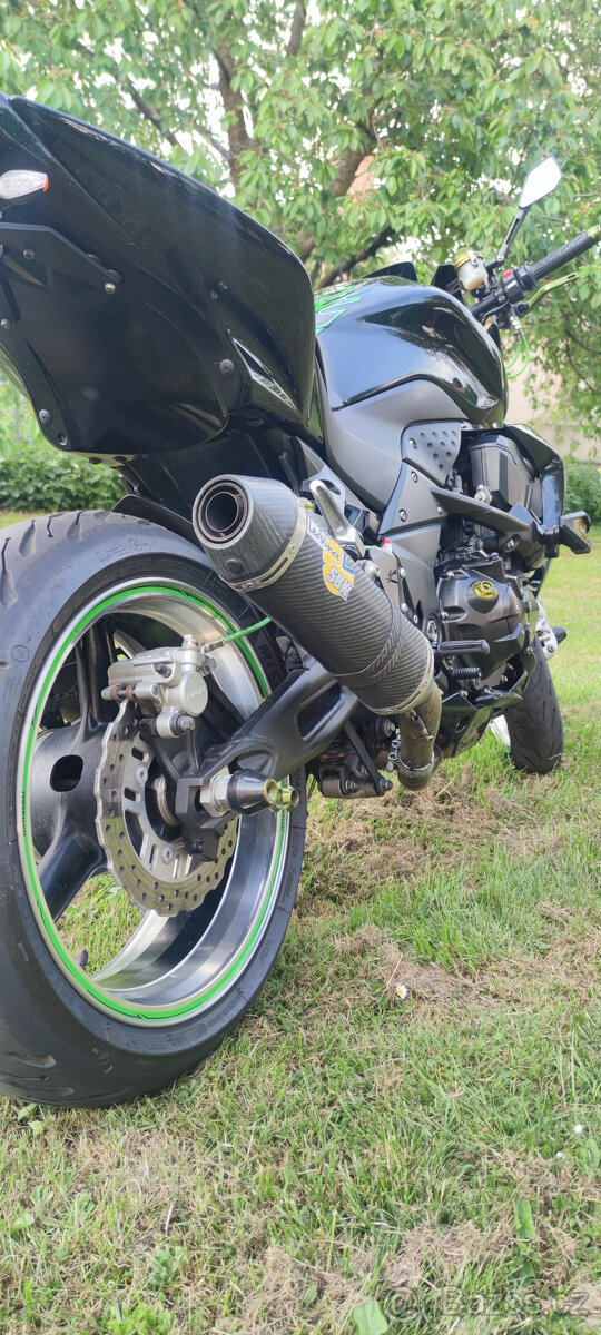 Kawasaki Z1000 - 10