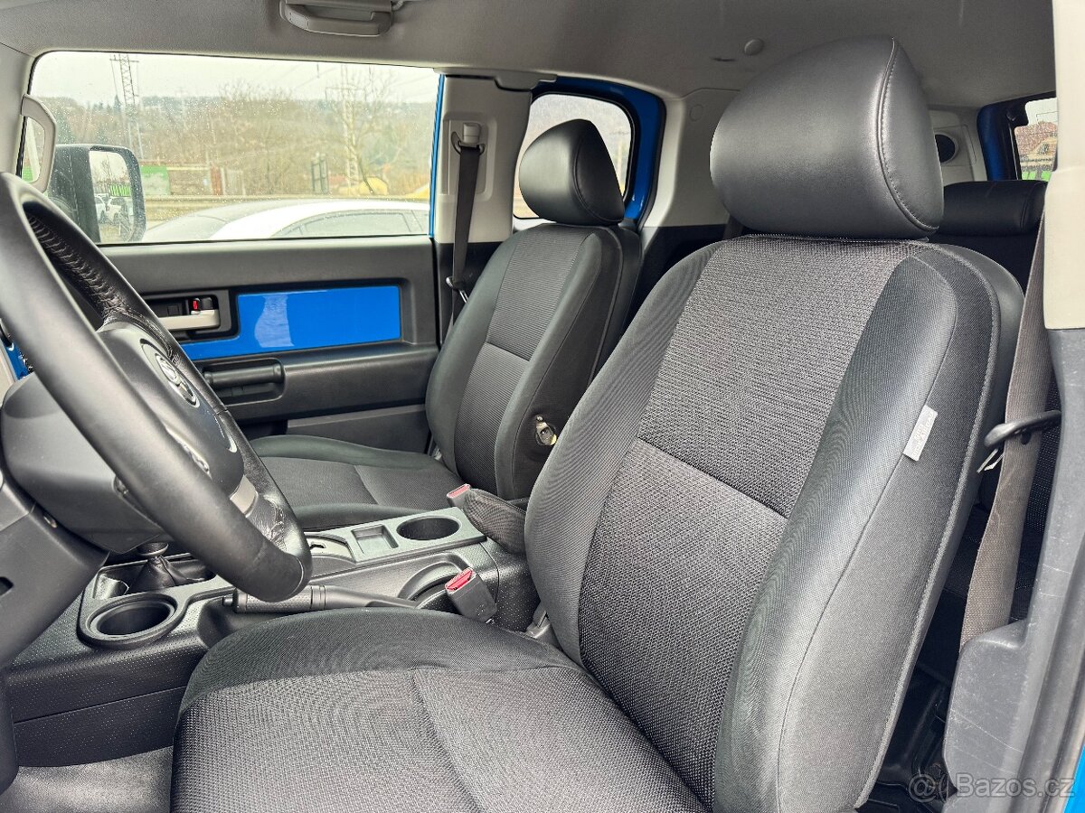 Toyota FJ Cruiser 4.0 - 10