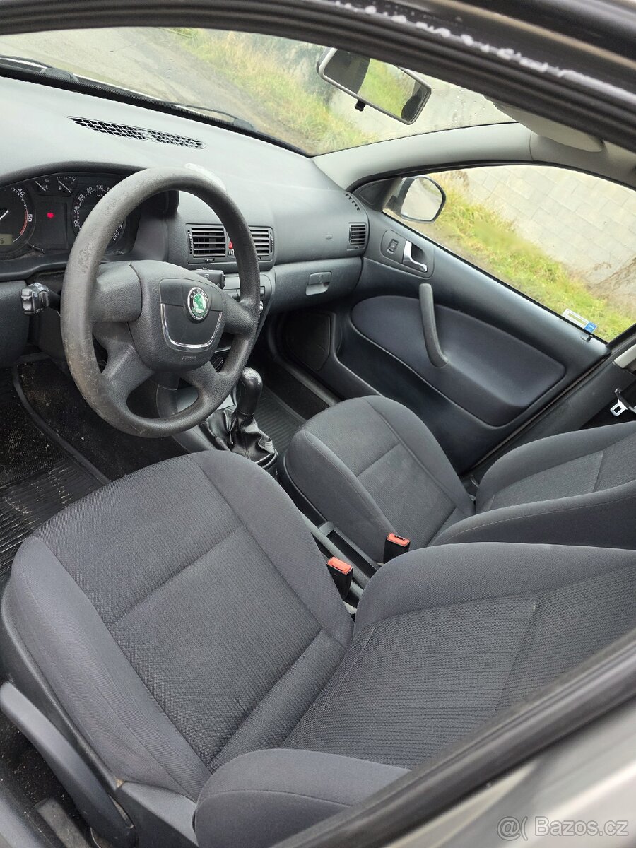 Škoda Octavia TOUR 12/2010 ČR TOP - 10