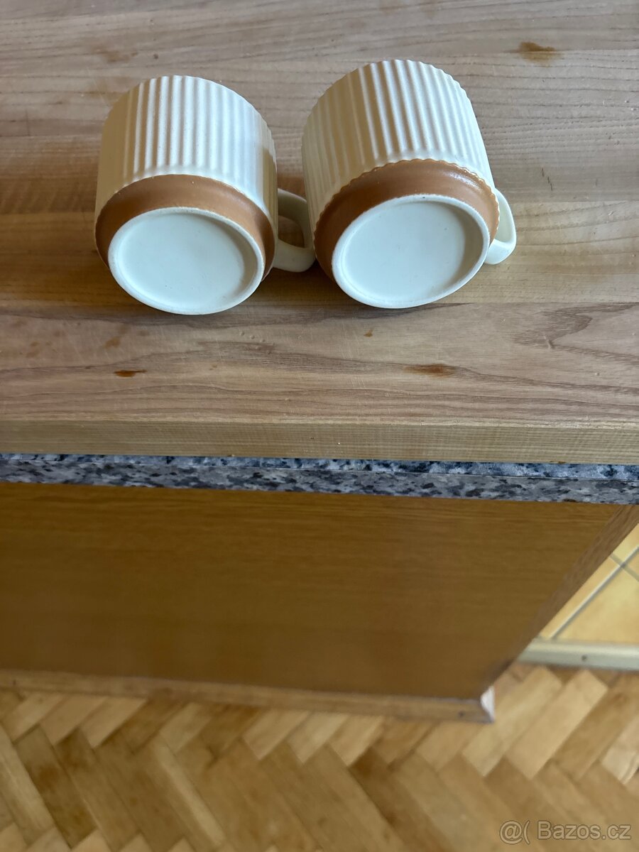 Brousene české sklo, stylové keramické hrnky - 10
