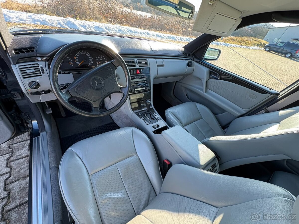Mercedes Benz E 320 V6 W210 - 10