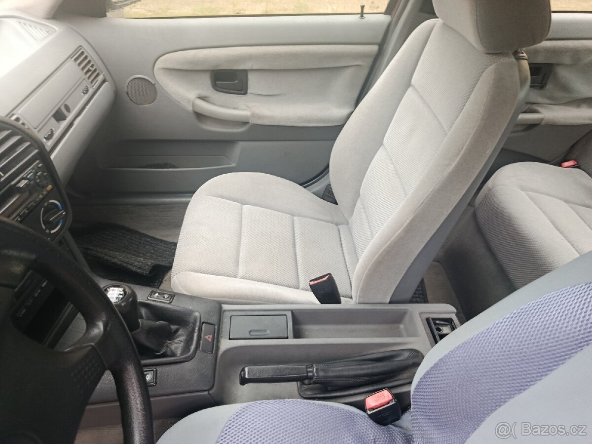 BMW 318 E36 r. v. 1993, naj. 223tis.km STK 2/2026 - 10