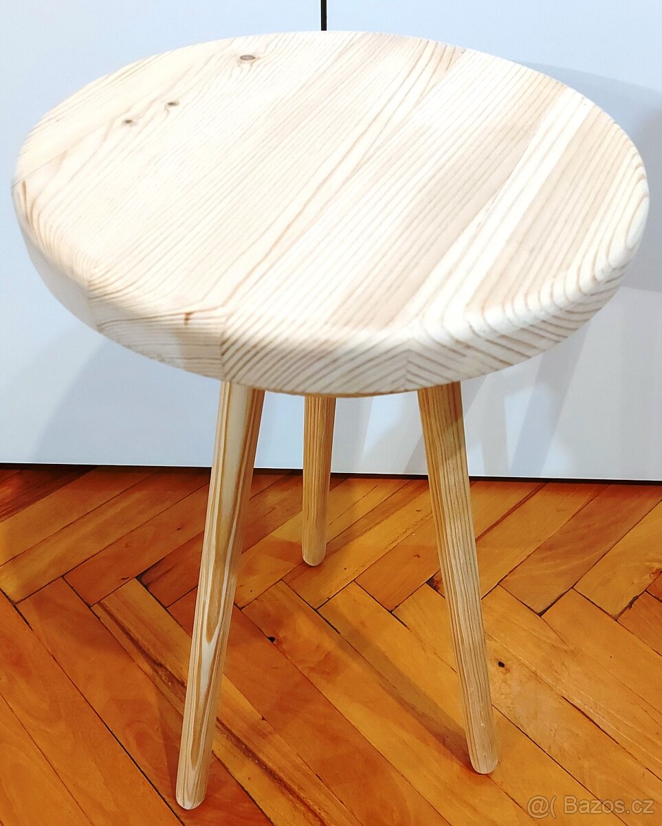 Květinový stolek na trojnožce.,. - 10