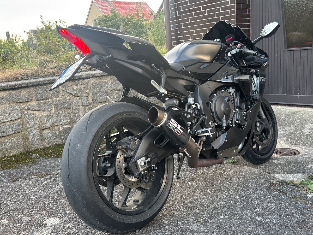 Yamaha R1 2018 najeto 3600 km - 10