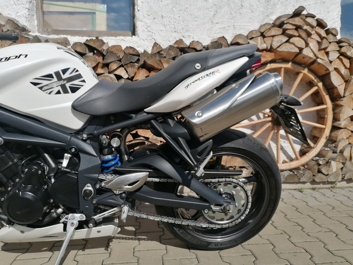 TRIUMPH STREET TRIPLE 675 R - 10
