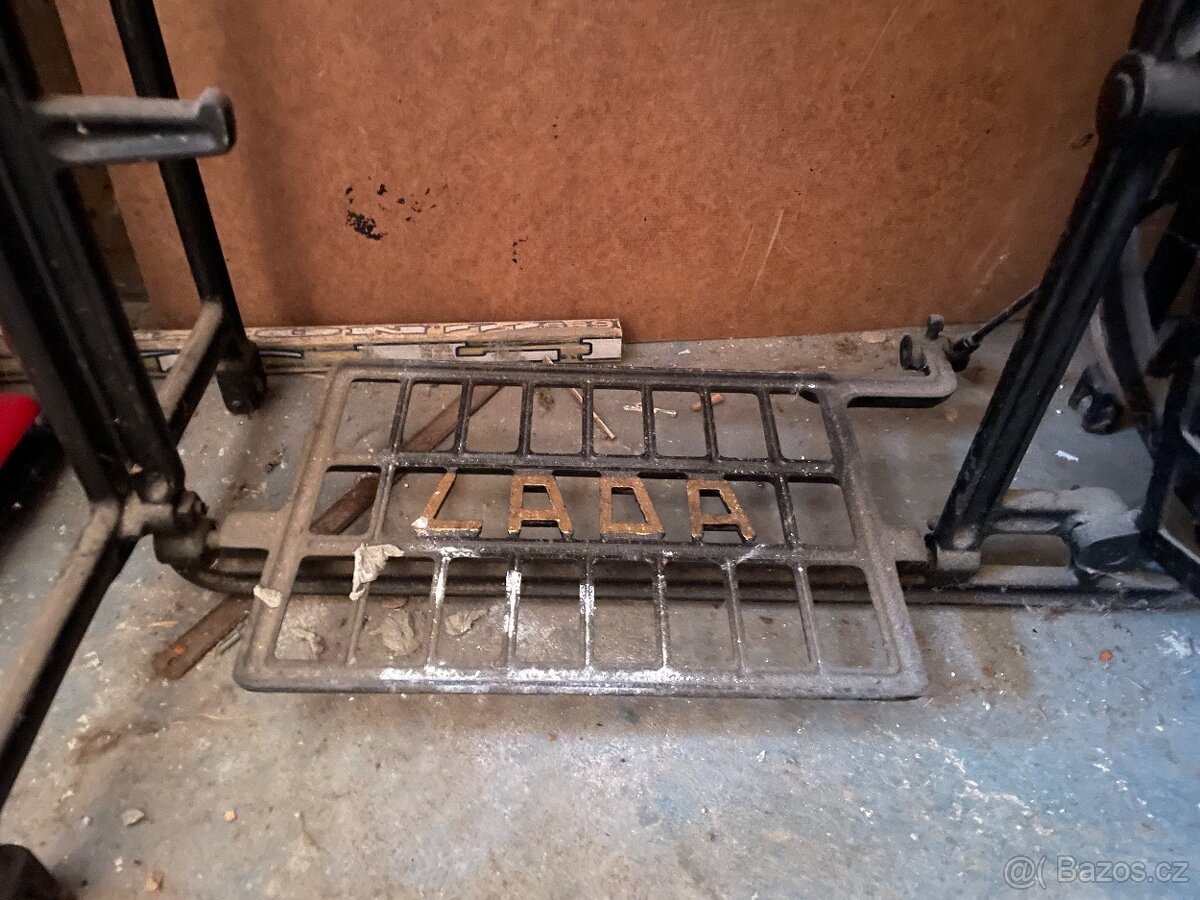 Starožitný šicí stroj LADA 121 - 10