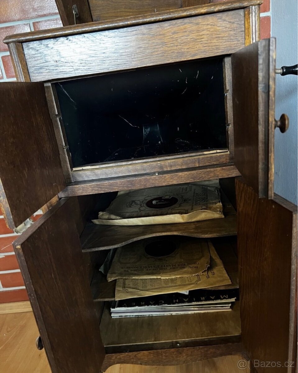 SKŘÍŇOVÝ GRAMOFON ODÉON - 10