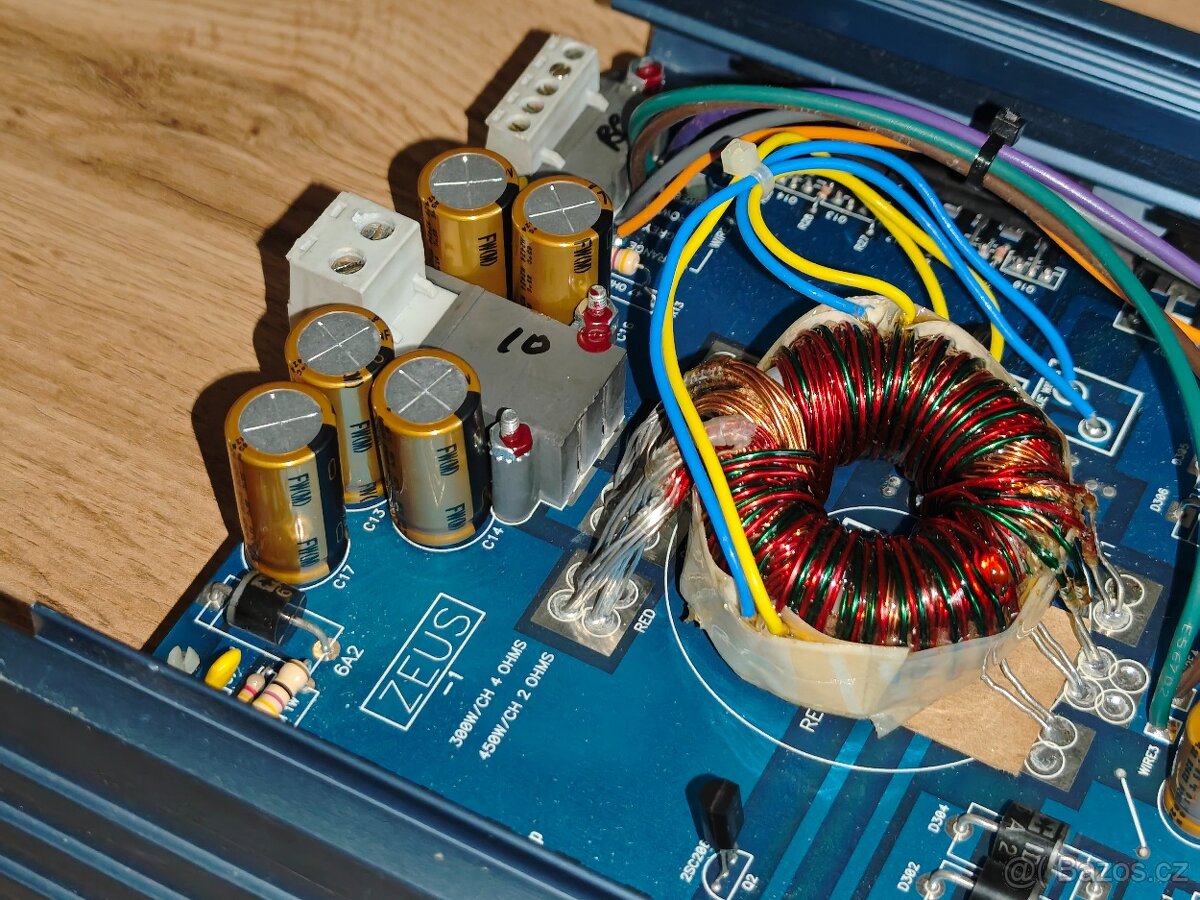 Zesilovač do auta Hifonics Zeus VIII - 10