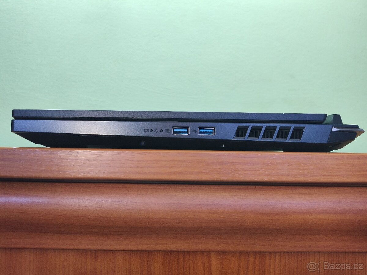 17 Velký Nitro 5,RTX-140w,i5-12gen,DDR5,1TB,RGB. - 10