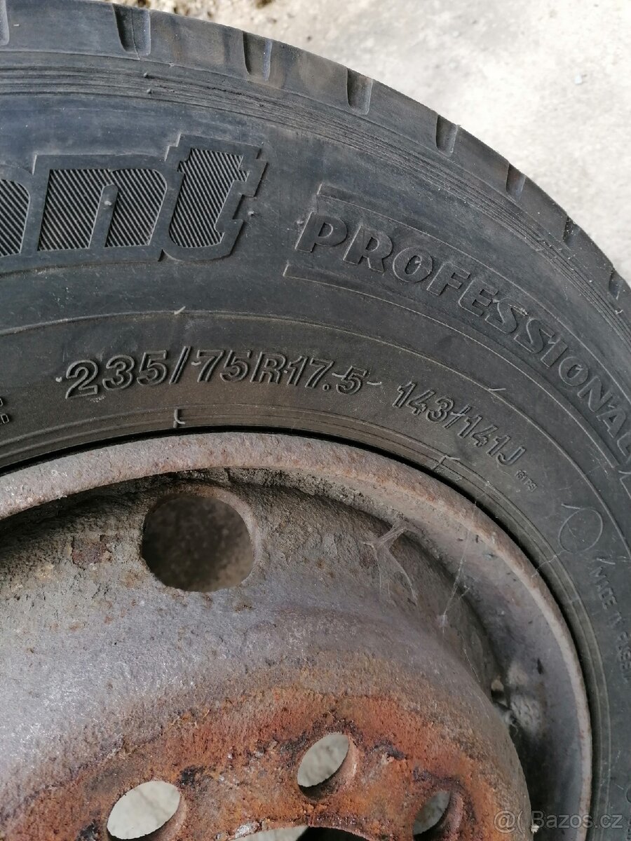 Pneu 235/75 R17, 5 - 10