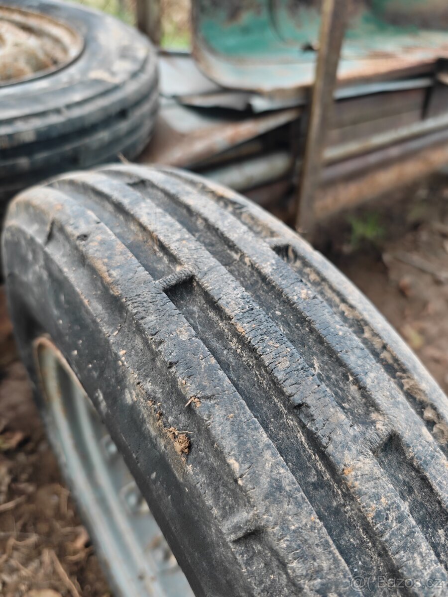 Kola na traktor Zetor 25 - 10