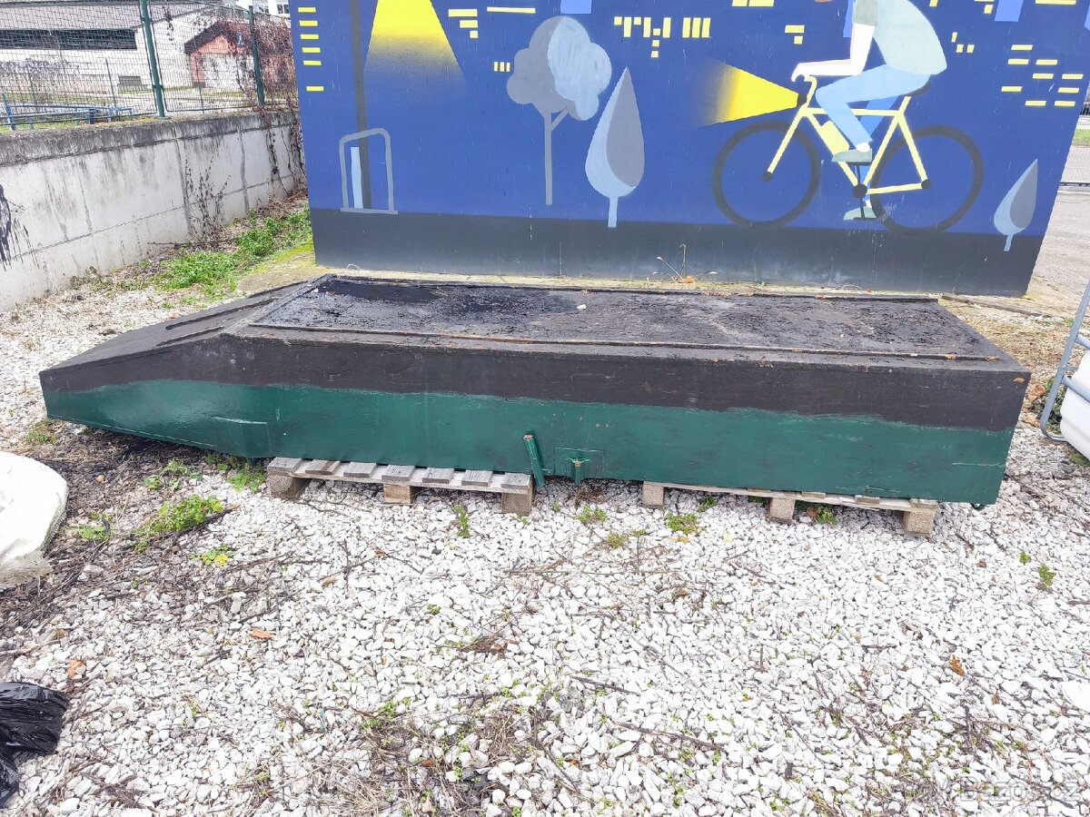 Kovová Rybářská pramice Praha - 10