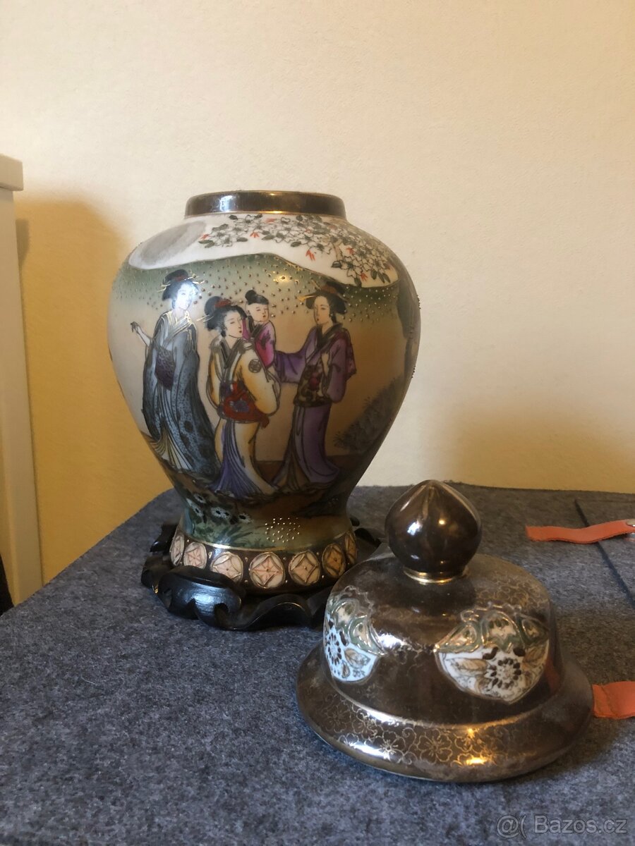 Dekorativní japonské vázy - 10