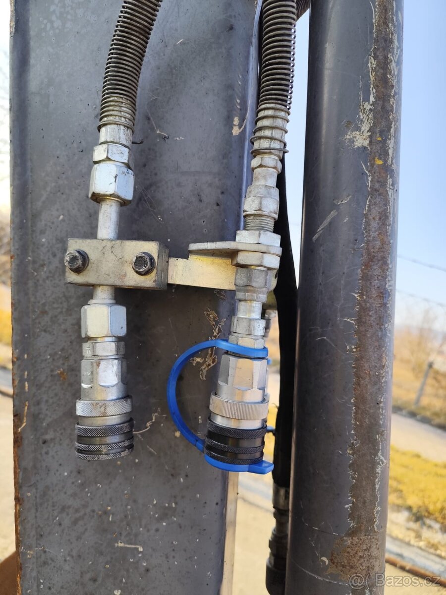 Bagr Volvo, 5000kg, 3x lyžica. - 10