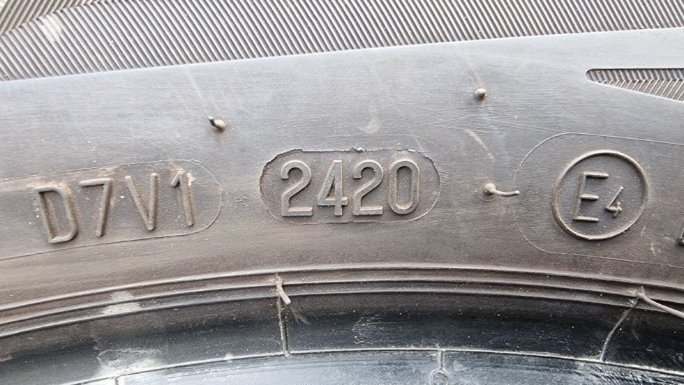 Letní pneu 235/50/19 Continental - 10