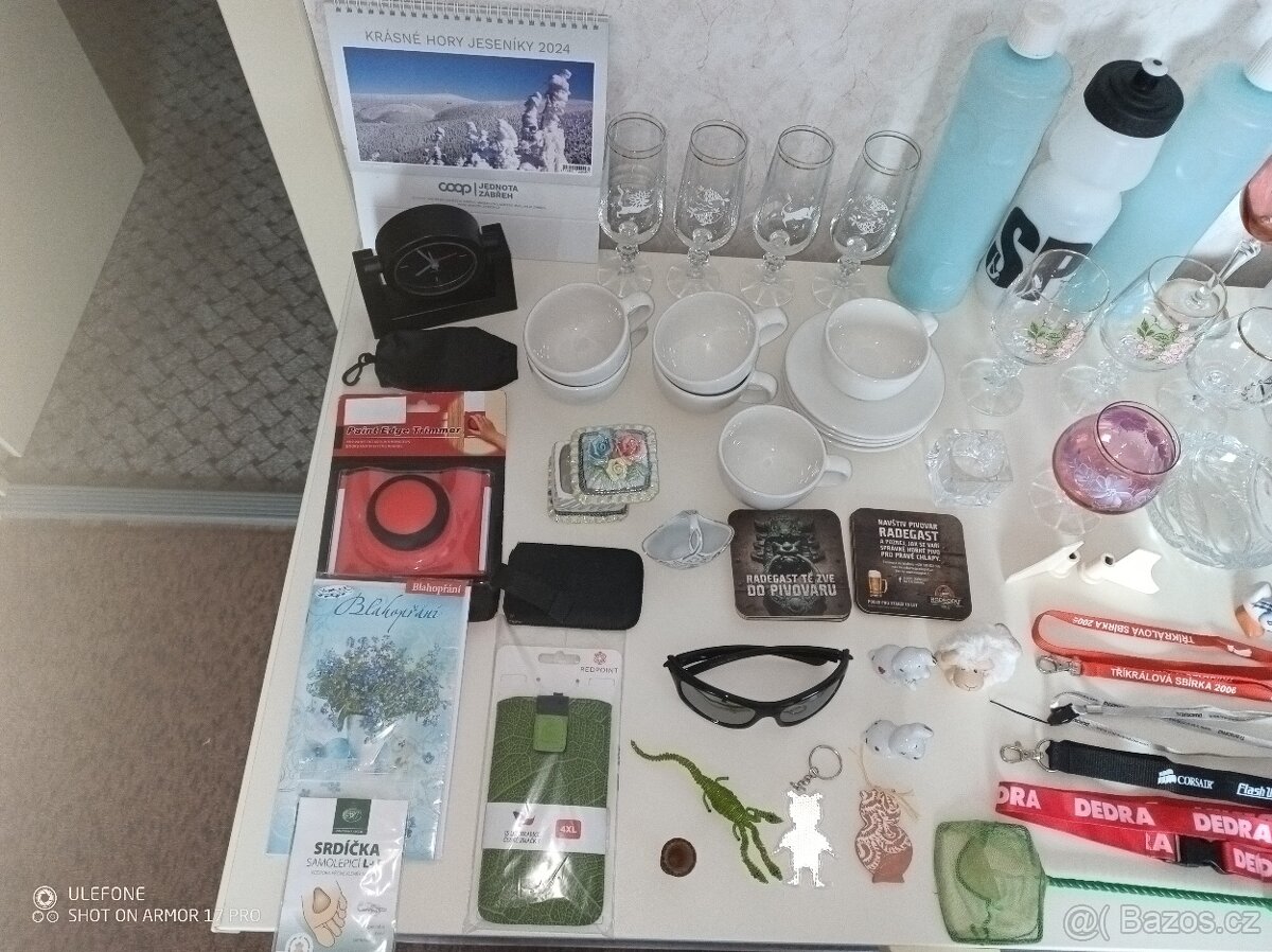 Mix do domácnosti, sklenice, brýle, hodiny, hrníčky, popelní - 10