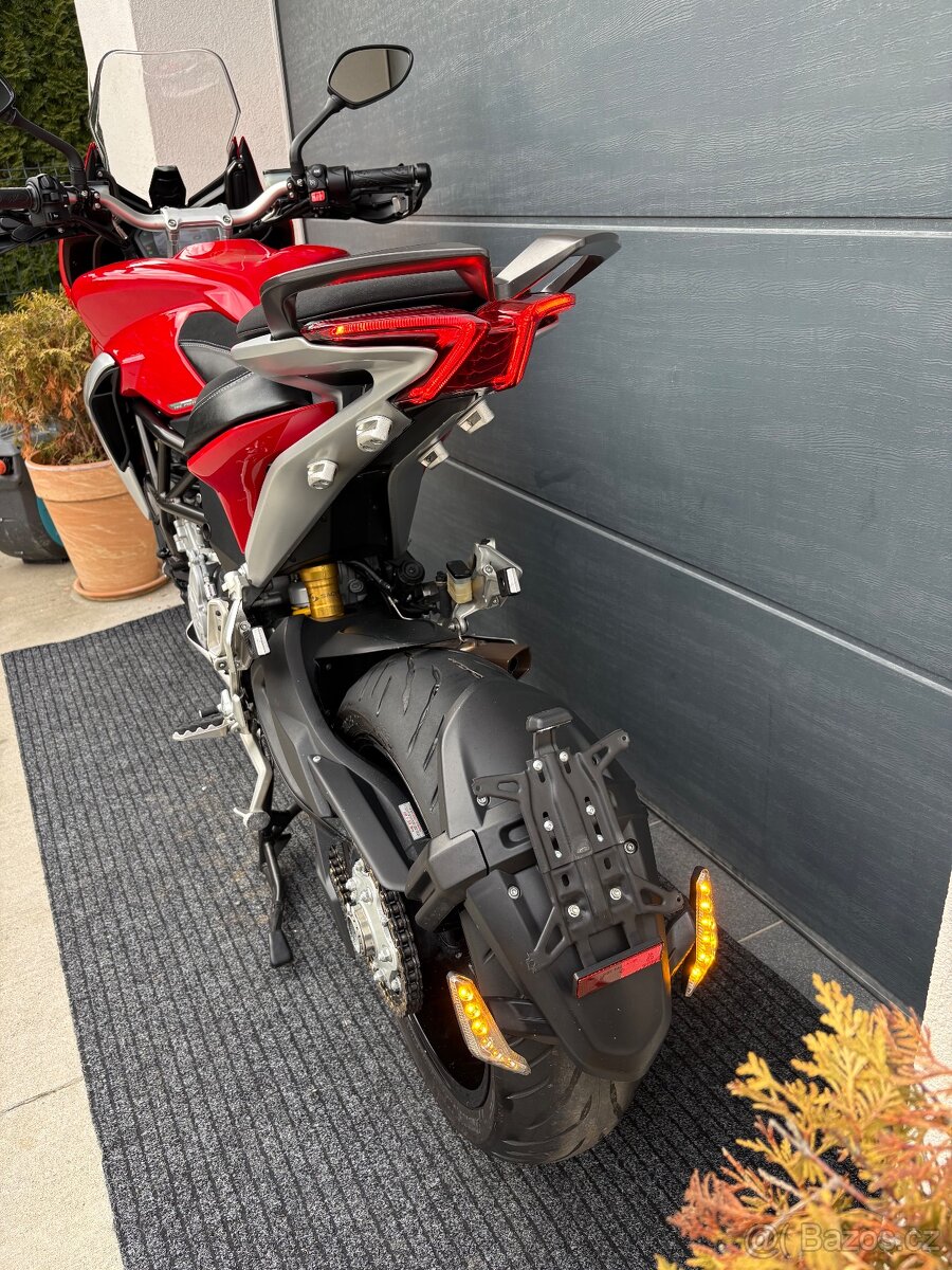 MV Agusta Turismo Veloce 800 - 10