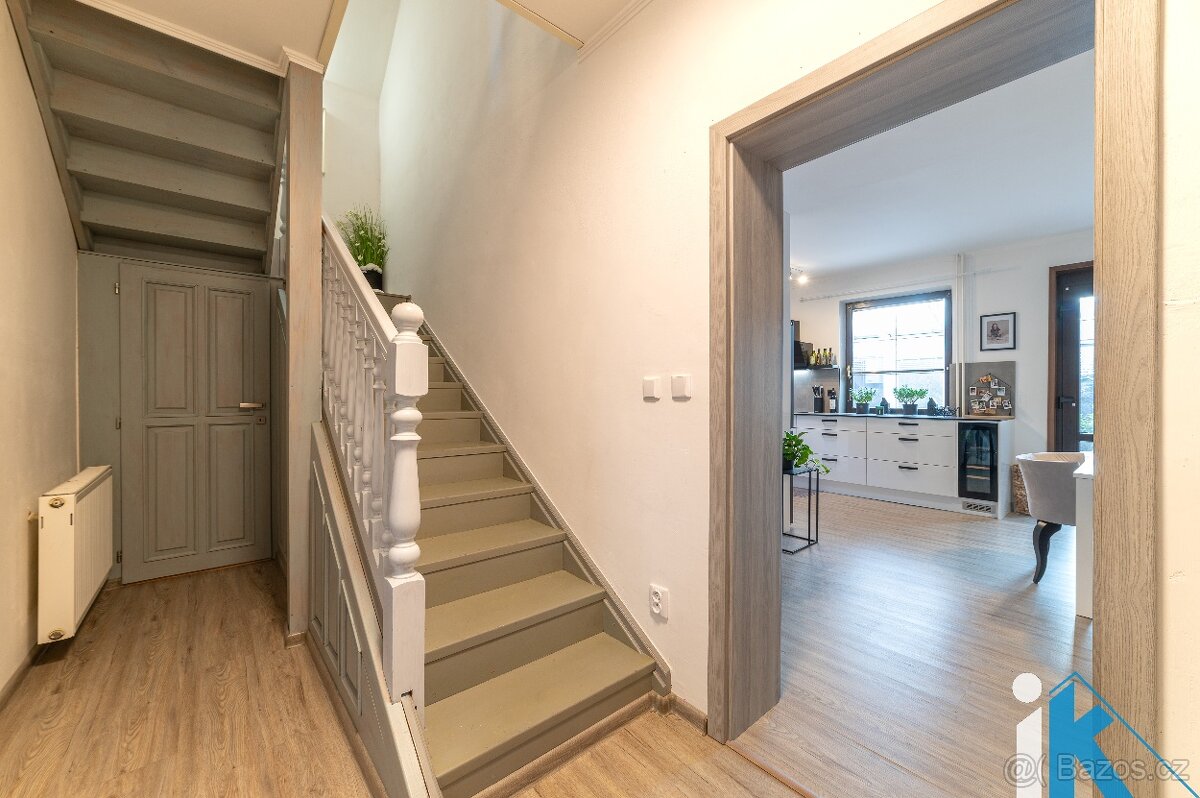 Vybavený rodinný dům 5+1 - 10
