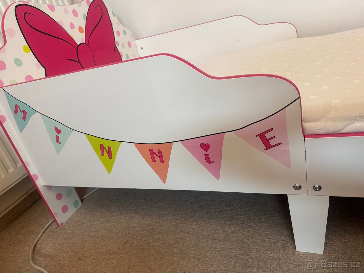 Dětská postel Minnie Mouse + příslušenství - 10